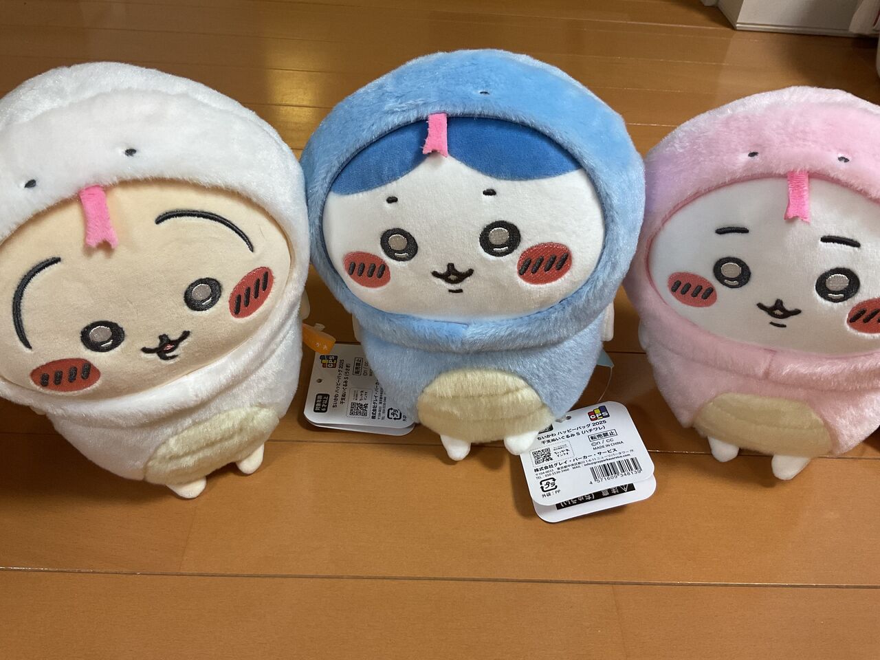 ちいかわハッピーバッグ2025巳の中身 : 半笑いの日々