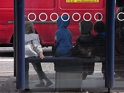 £±