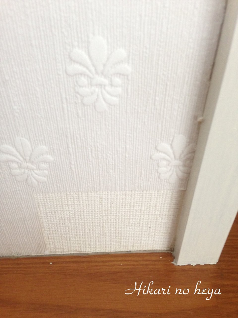 カウンター上の壁に輸入壁紙を貼る ヒカリの部屋 カウンター上の壁に輸入壁紙を貼る ヒカリの部屋