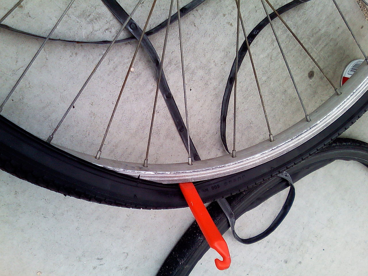 自転車 タイヤ 修理