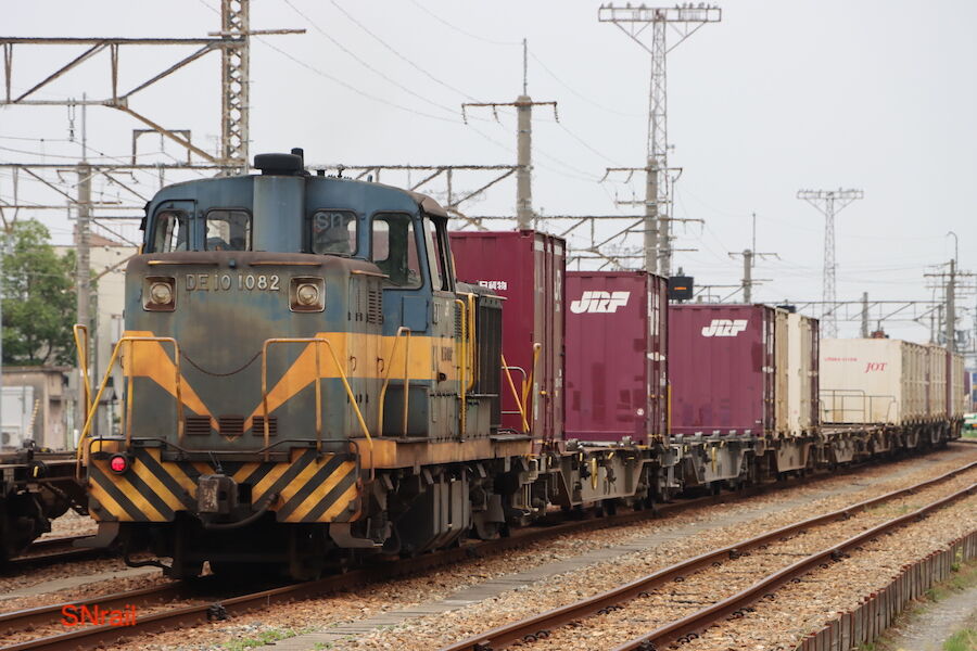 引退間近！関西ロジスティクスDE10-1082！！ : SN総合車両所のブログ
