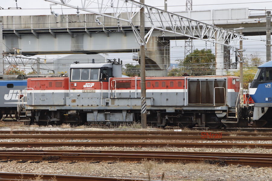 DE10お召し列車牽引機！！ 製造銘板「日本車輌／昭和43年・No.2728」