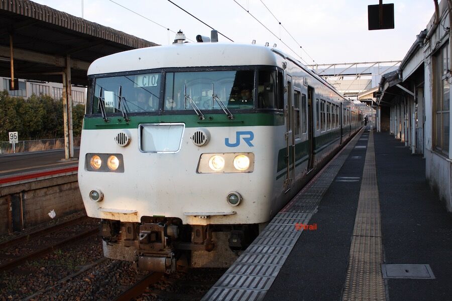 117系直流近郊形電車(福知山快速色) 117系 福知山快速色 入線＆整備です。KATO 10-166 | NGaugeJP