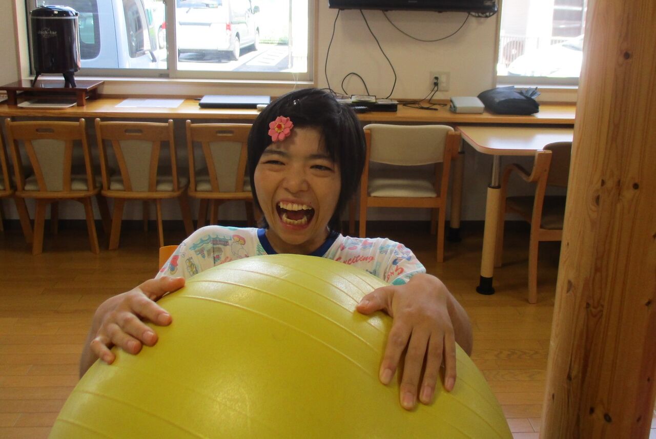 レク バランスボール 社会福祉法人はーとわーくのblog