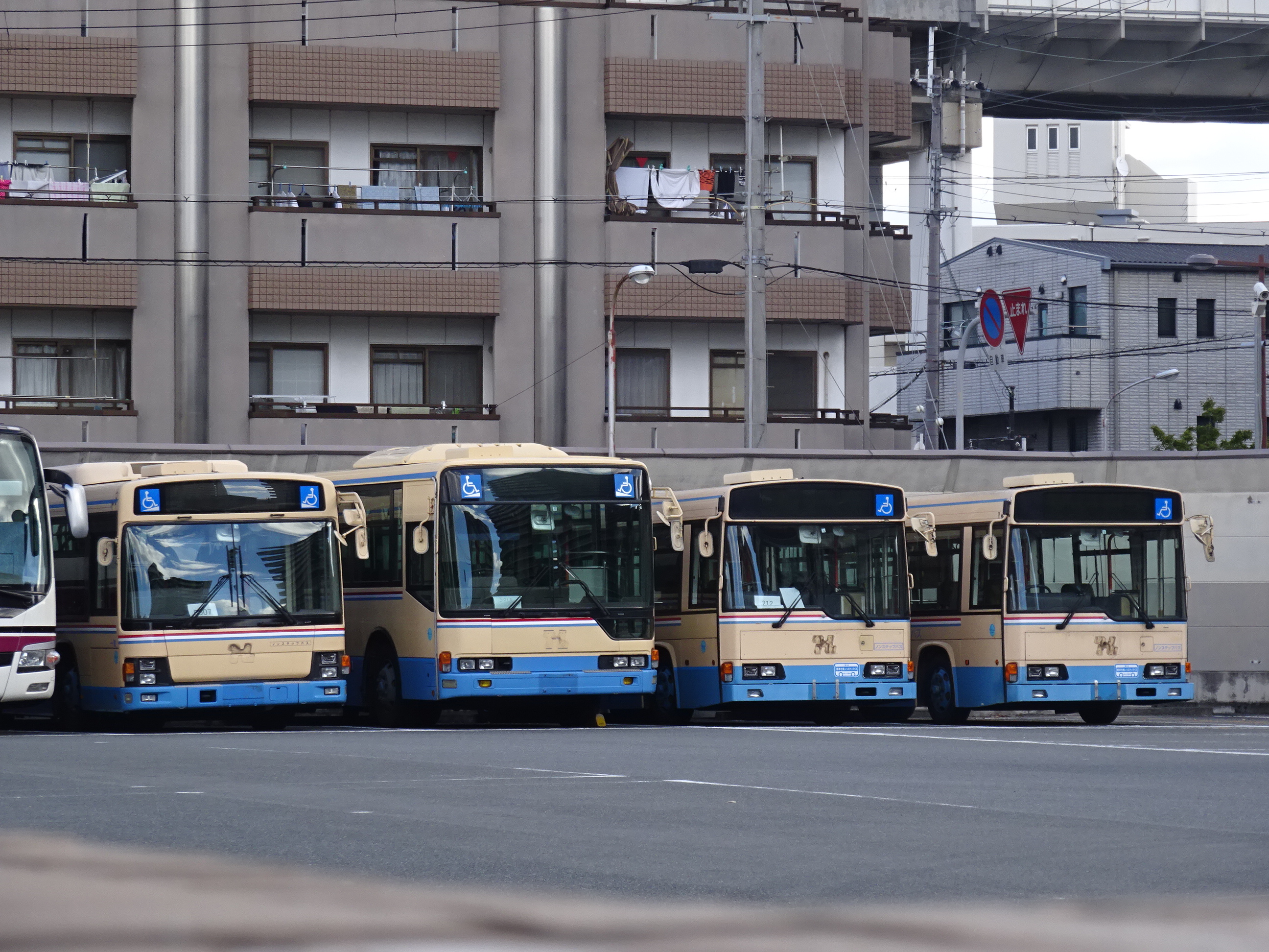 お疲れ様でした 阪急バスの退役車両12台 Snk Renのblog