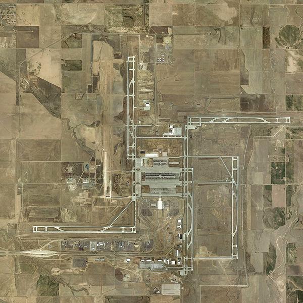 600px-denver_airport_usga_2002_mod