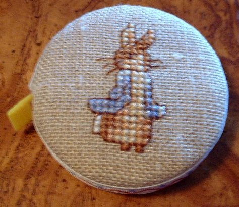 ピーターラビットのクロスステッチ 丘の上の家から