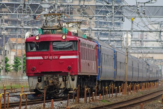 EF81 北斗星 流れ星マークの付いた外観が再現！北斗星色のEF81 81号機がカトーよりN