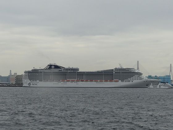 4 27 横浜港に豪華客船４隻入港 2 スノ ブロ２ 19 06 04 Re Start