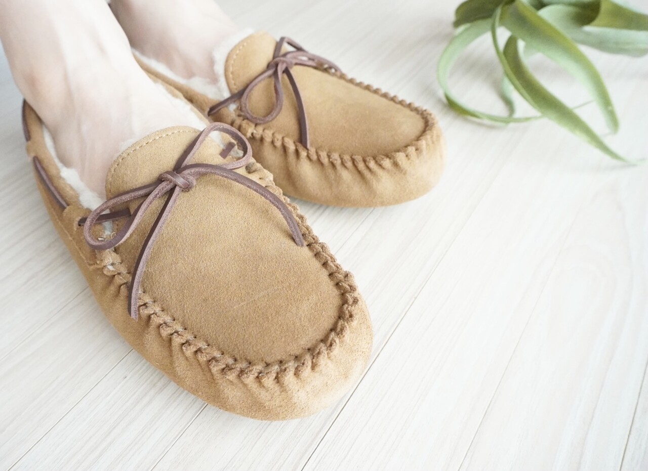 UGG ベージュ モカシン コストコ これは買い！コストコでお得に
