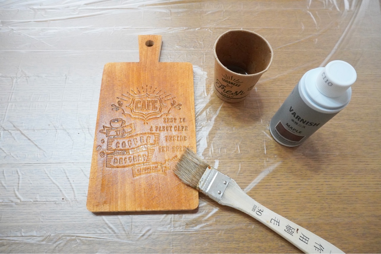 100均diy カッティングボードと余り端材でオシャレなスマホスタンド Elie S House Diy100均リメイカーエリィの暮らし レシピブログ Powered By ライブドアブログ 100均diy カッティングボードと余り端材でオシャレなスマホスタンド Elie S House Diy100均リメイカーエリィの暮らし レシピブログ Powered By ライブドアブログ