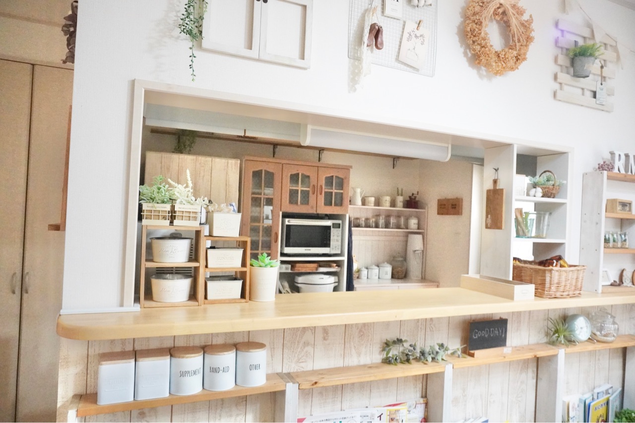 キッチンカウンターにDIY棚 : elie's house DIY100均リメイカー
