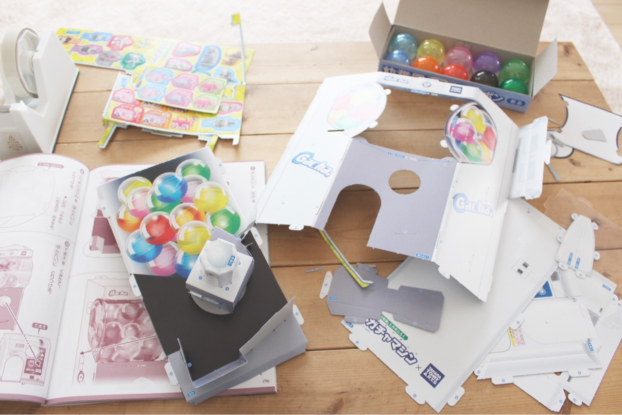 Tvでも話題 雑誌付録のガチャマシンを作りました Elie S House Diy100均リメイカーエリィの暮らし レシピブログ Powered By ライブドアブログ Tvでも話題 雑誌付録のガチャマシンを作りました Elie S House Diy100均リメイカーエリィの暮らし レシピブログ Powered By ライブドアブログ