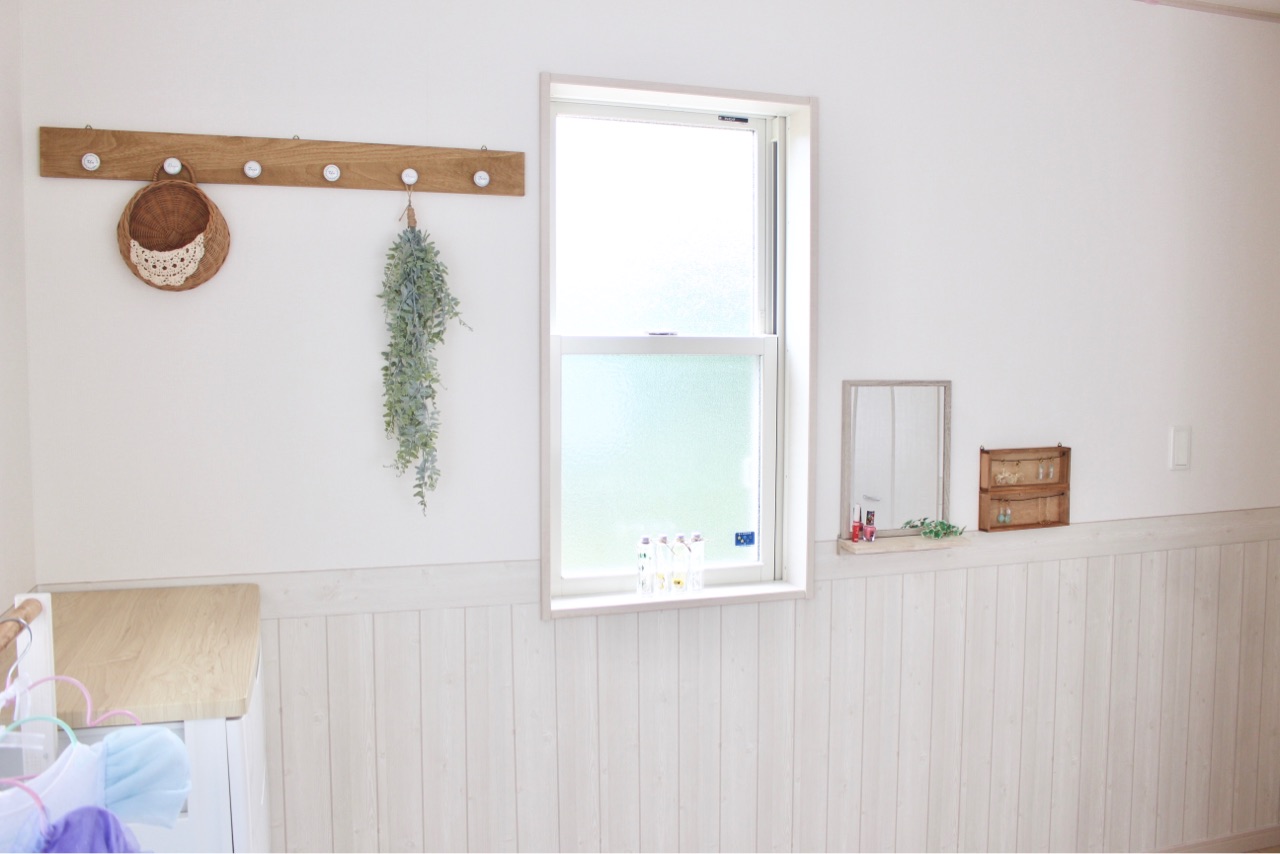 ダイソーで簡単 壁掛けドレッサー Elie S House Diy100均リメイカーエリィの暮らし レシピブログ Powered By ライブドアブログ