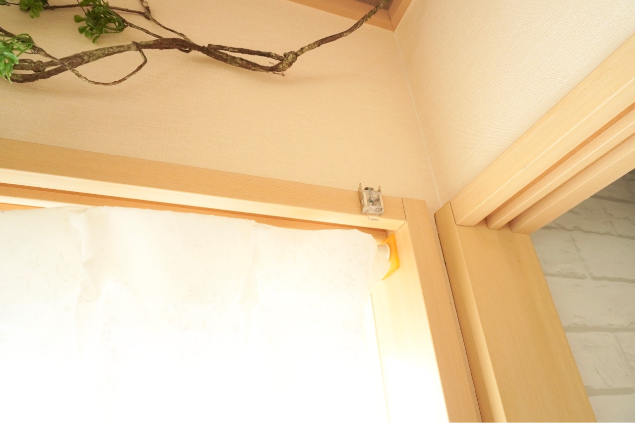 ニトリのロールスクリーン 和室の窓をプチプラでチェンジ Elie S House Diy100均リメイカーエリィの暮らし レシピブログ Powered By ライブドアブログ