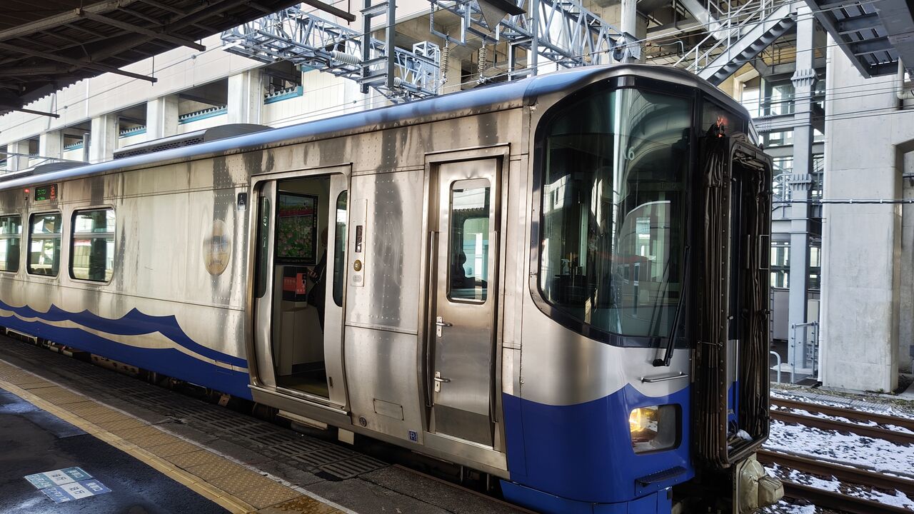 北陸おでかけtabiwaパス(旧)で北陸乗り鉄:直江津→富山 : さん