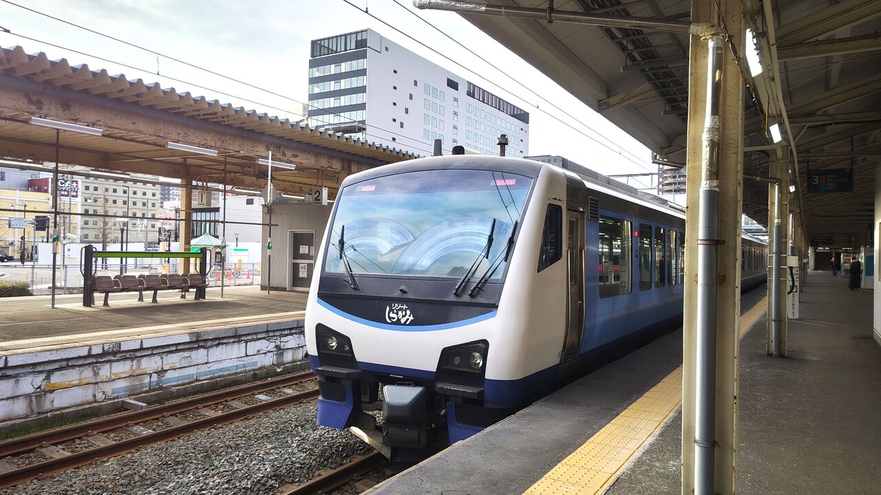 観光列車備忘録~リゾートしらかみ~五能線の海を楽しむならA席 : さん