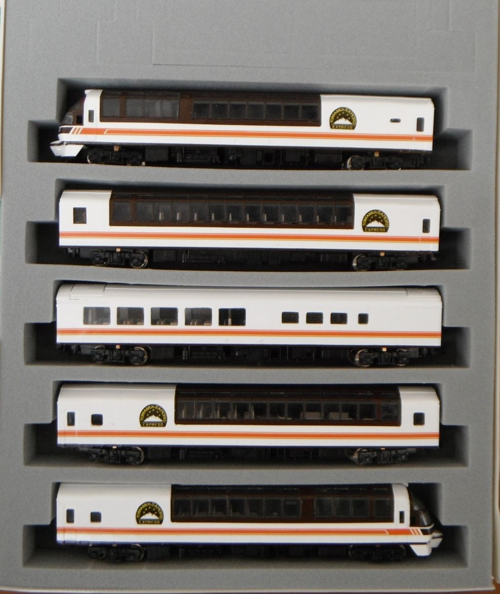 JR北海道 キハ83系トマムサホロエクスプレスの製作 : ジョイフル