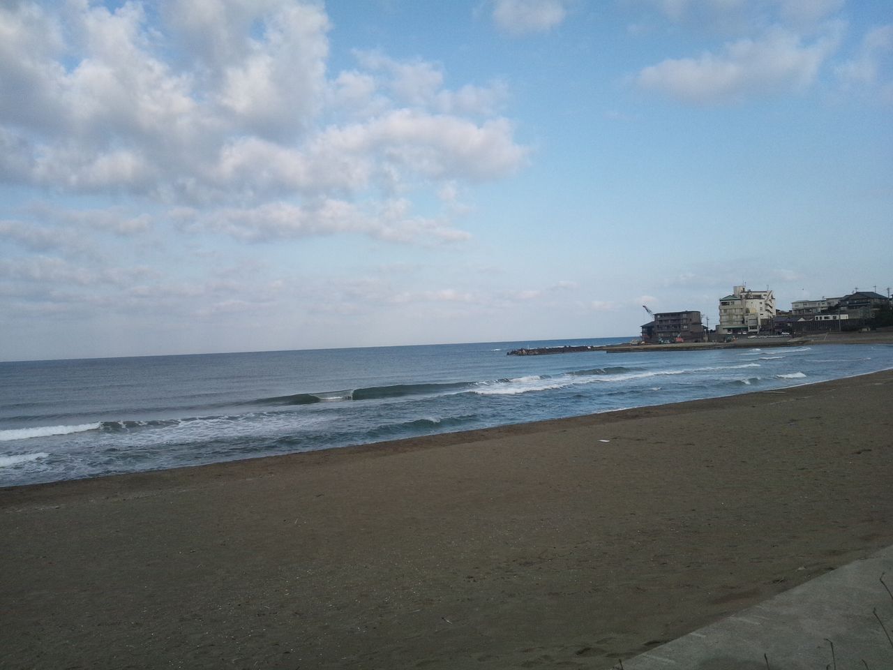 サーフィン 三国サンセットビーチ カフェ ペンション Kahuna カフナ 三国サンセットビーチ沿い ソラ 看板犬 と海