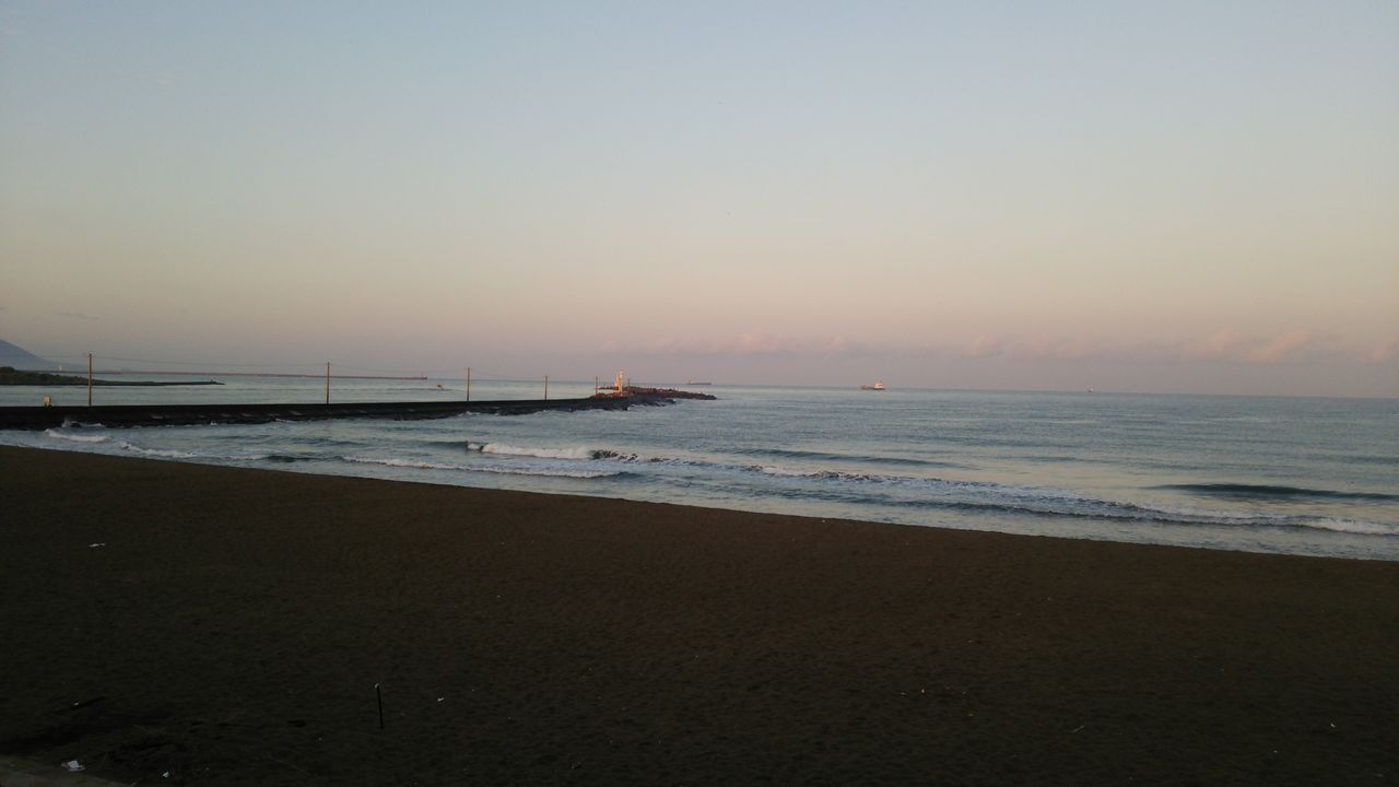 サーフィン 三国サンセットビーチ カフェ ペンション Kahuna カフナ 三国サンセットビーチ沿い ソラ 看板犬 と海