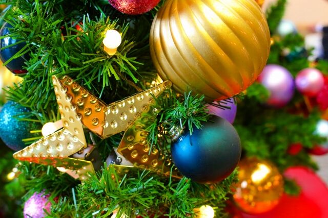 クリスマス感を出すアイテムを使って部屋を飾ってみよう 小物１つで雰囲気がかわります 気になる 事情調査