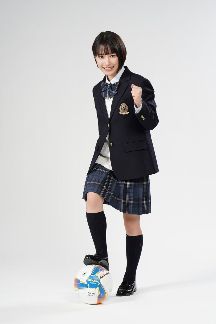 【藤崎ゆみあ】「高校サッカー応援マネージャー」ヒロインの制服姿が「少年サンデー」の表紙を飾る！