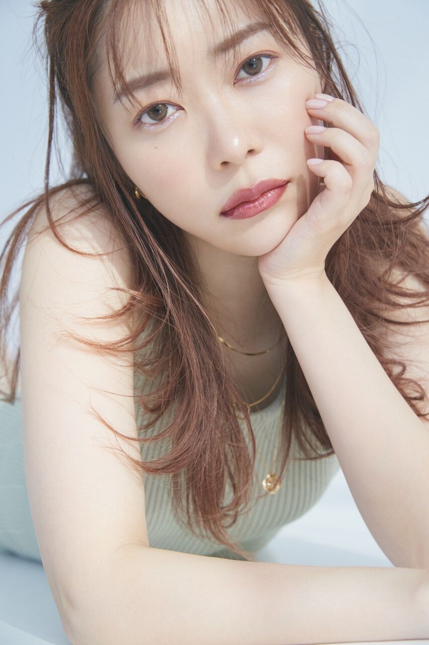 【芸能】指原莉乃の不適切な行動が拡散し大炎上！13歳メンバーへのキス＆お触り動画に批判の声