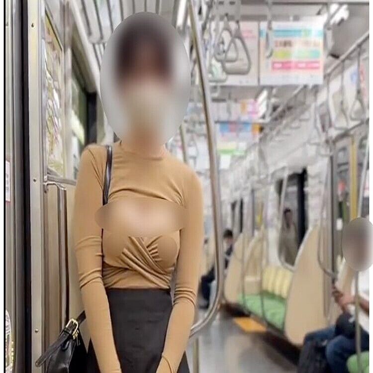 【不快】都営新宿線車内での大胆行動：SNSとセクシー投稿の影響