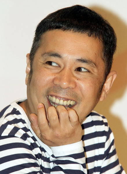 ナイナイ岡村隆史が語る！オンラインカジノと不倫のリアル