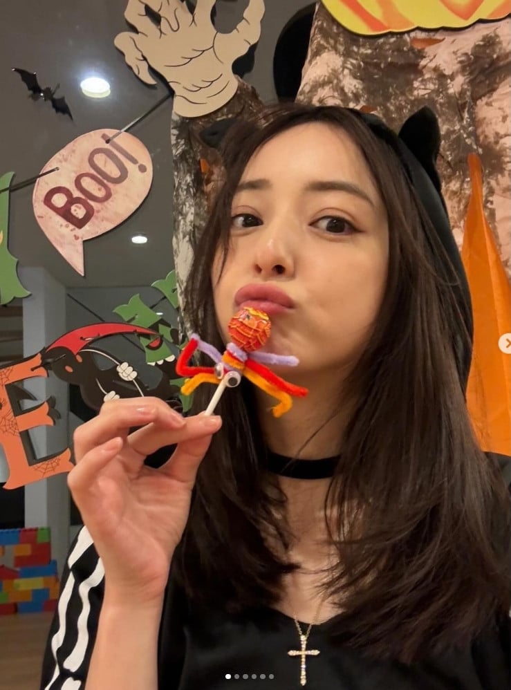 【芸能】佐々木希のハロウィンコスプレが話題沸騰！ファンも虜にする可愛さとは？