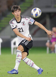 【サッカー】日本代表DF伊藤洋輝、怪我による離脱を報じられる　シュツットガルトクラブは困惑の表情