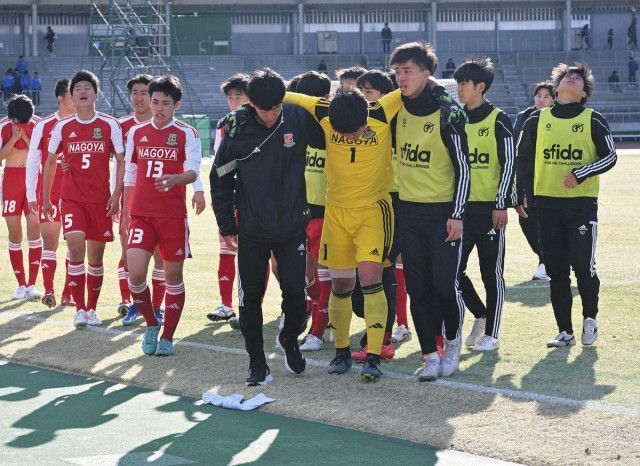 【苦境】名古屋GK小林航大、痛みに耐えながらプレー