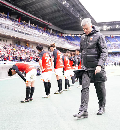 【Jリーグ】GK西川周作とスコルジャ監督、神戸戦の判断に関して熱い話し合い！