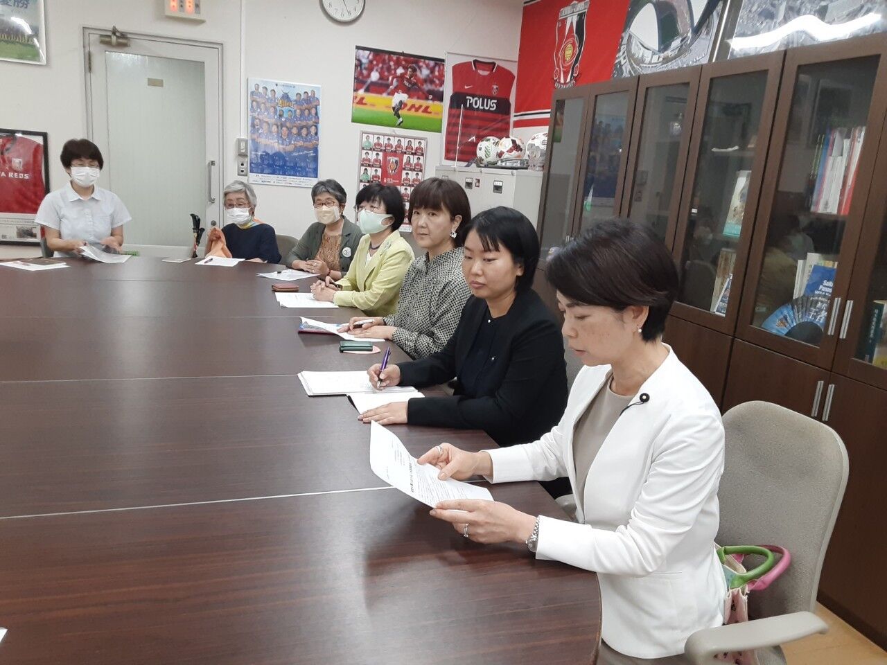 【水着撮影】「TバックOK、でも尻の突き出しNG？ルールの不思議」