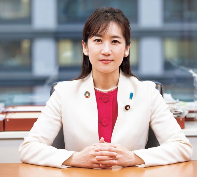 ネット上で話題沸騰！「エッフェル姉さん」が流行語大賞にノミネートされるも、松川るい議員の事務所は唖然とする対応に批判殺到