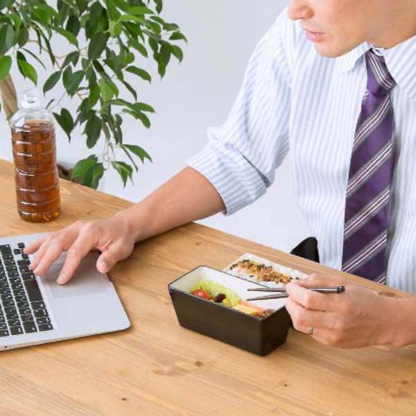 【グルメ】昼抜きブームが到来？昼食代1200円超の外食ランチに続々と“欠食サラリーマン”増加中