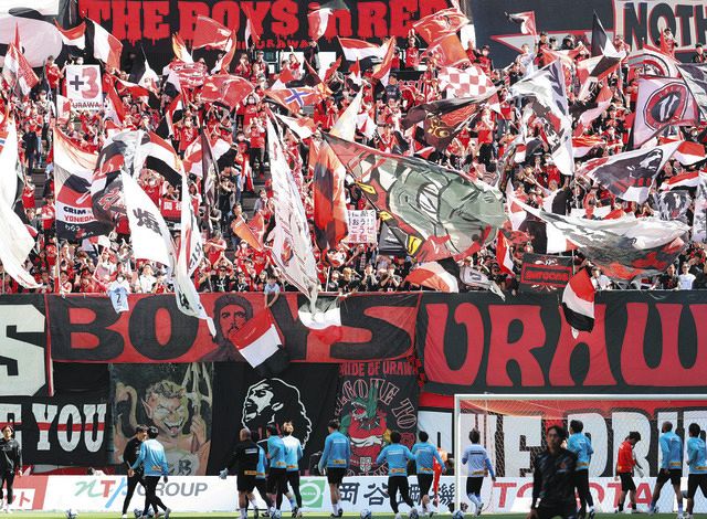 【サッカー】J1浦和サポーターの暴徒化問題─第三者委員会の報告書で浮き彫りになる現状