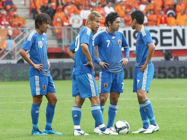 本田圭佑のFK強奪未遂 中村俊輔が試合後「キレちゃってもいいかな」