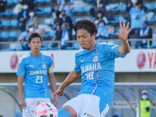 ジュビロ磐田mf遠藤保仁が通算700試合出場を達成 Jリーグ史上初 サッカータイム