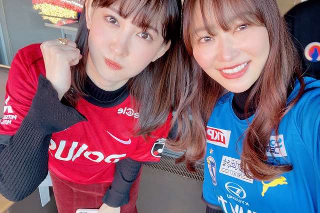 小嶋陽菜さんと指原莉乃さんが天皇杯決勝を現地観戦
