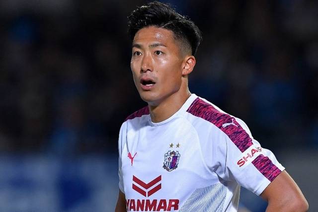 V ファーレン長崎 セレッソ大阪fw都倉賢を完全移籍で獲得 J1昇格に向けて全身全霊をかけて戦っていきます サッカータイム