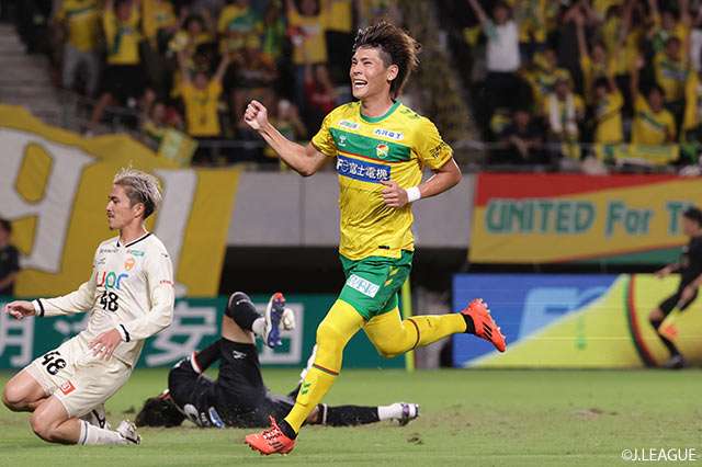 ジェフ千葉、ホームで山口に4発快勝！小森飛絢がハットトリック【J2第32節】