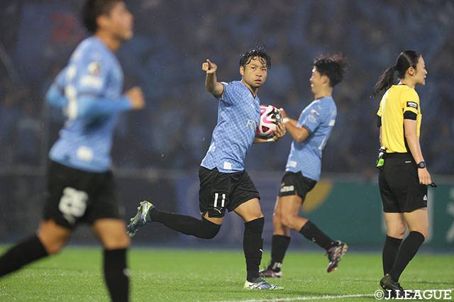 川崎フロンターレ、ホームでG大阪とドロー 小林悠が終盤に同点弾【J1第34節】