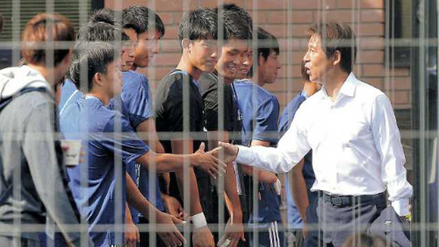まるで中東 西野ジャパン決戦の地 ボルゴグラード 気温上昇39度 ユスリカ大量発生 サッカータイム