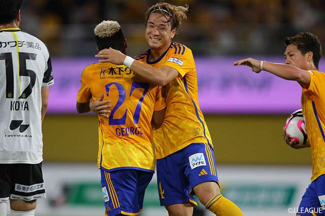 ベガルタ仙台、前半3発で栃木に勝利!4試合ぶり白星【J2第22節】