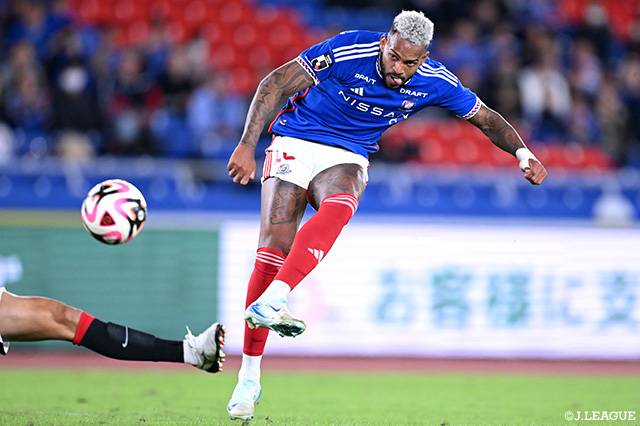 横浜F・マリノス、ホームで浦和とスコアレスドロー【J1第35節】