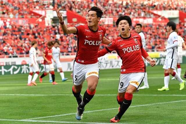 J1第7節 浦和レッズ 鹿島に競り勝ち4試合ぶり白星 明本考浩が先制ゴール 槙野智章が決勝pk弾 サッカータイム J1第7節 浦和レッズ 鹿島に競り勝ち4試合ぶり白星 明本考浩が先制ゴール 槙野智章が決勝pk弾 サッカータイム
