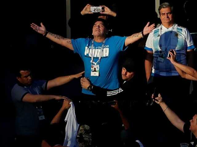 マラドーナ氏死去で 明日から戦争 莫大遺産めぐり親族が骨肉相続バトルへ サッカータイム マラドーナ氏死去で 明日から戦争 莫大遺産めぐり親族が骨肉相続バトルへ サッカータイム