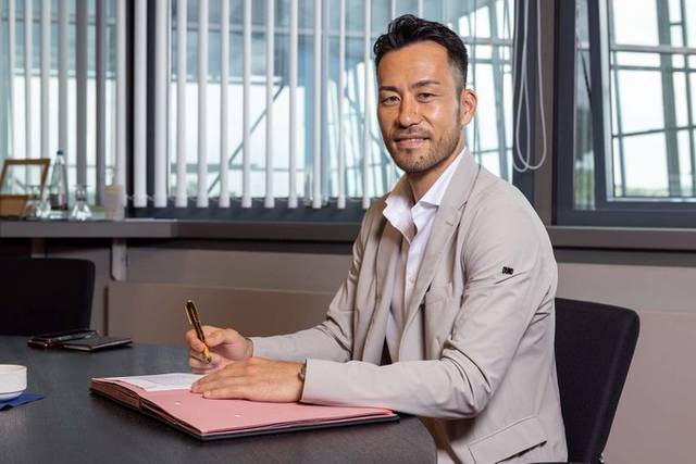 吉田麻也、シャルケ移籍が決定!