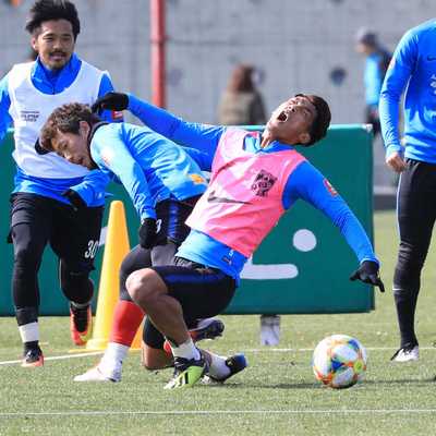 浦和レッズの日本代表df槙野智章 さらなる進化へ チーム槙野 を結成 専属カメラマン トレーナーと契約へ サッカータイム 浦和レッズの日本代表df槙野智章 さらなる進化へ チーム槙野 を結成 専属カメラマン トレーナーと契約へ サッカータイム